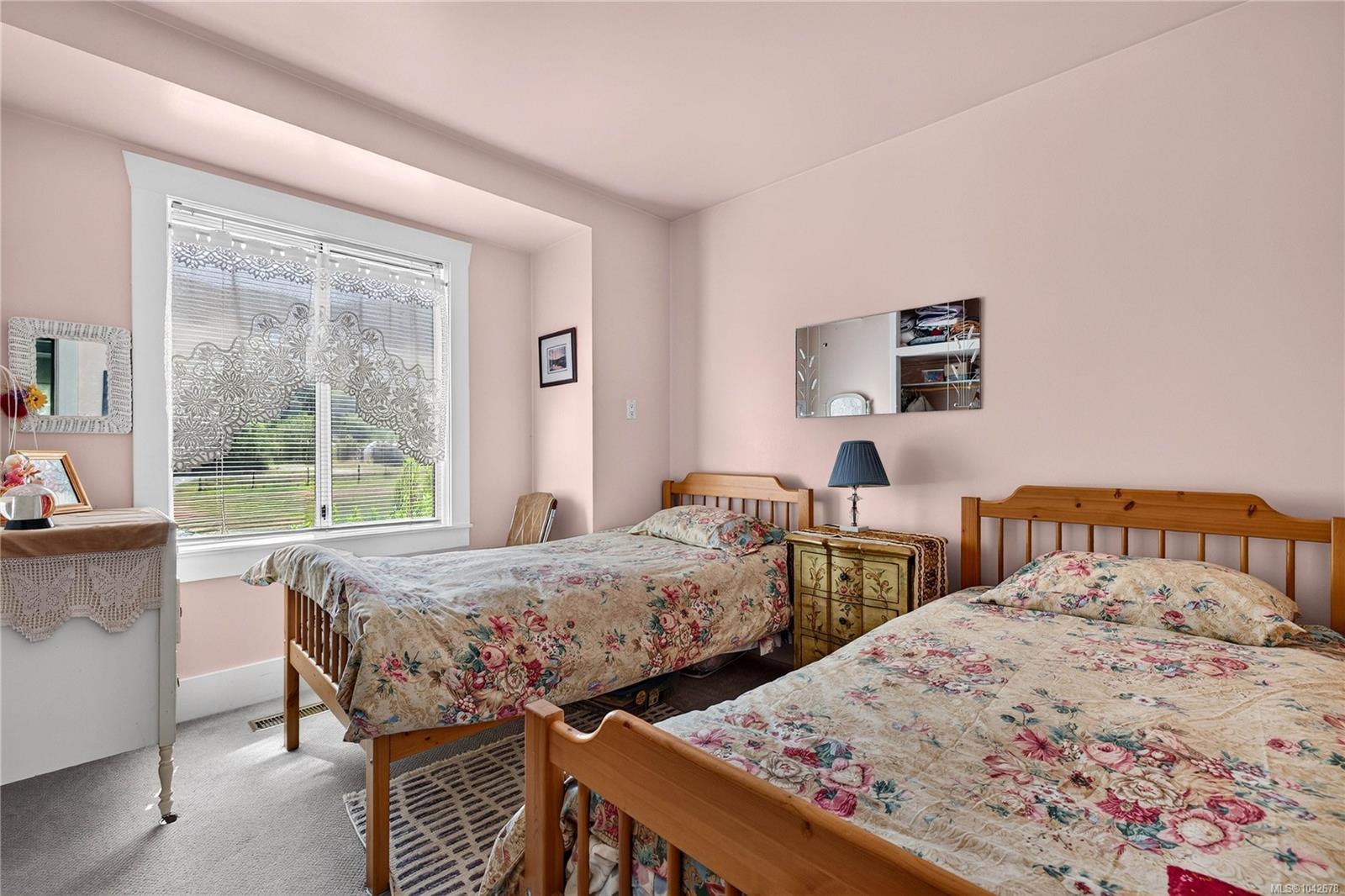 2401 Fulford-Ganges Rd