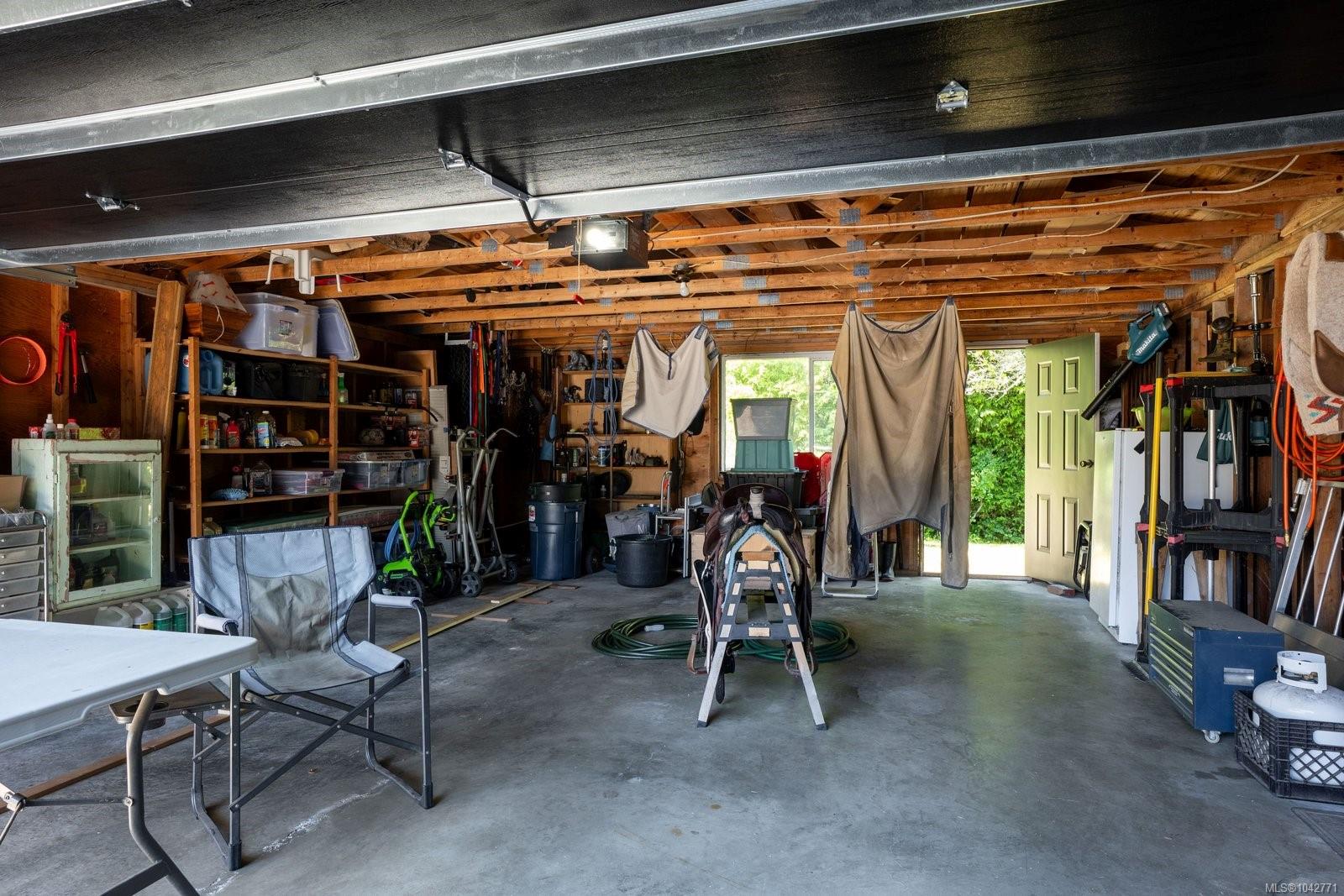 8543 Lochside Dr