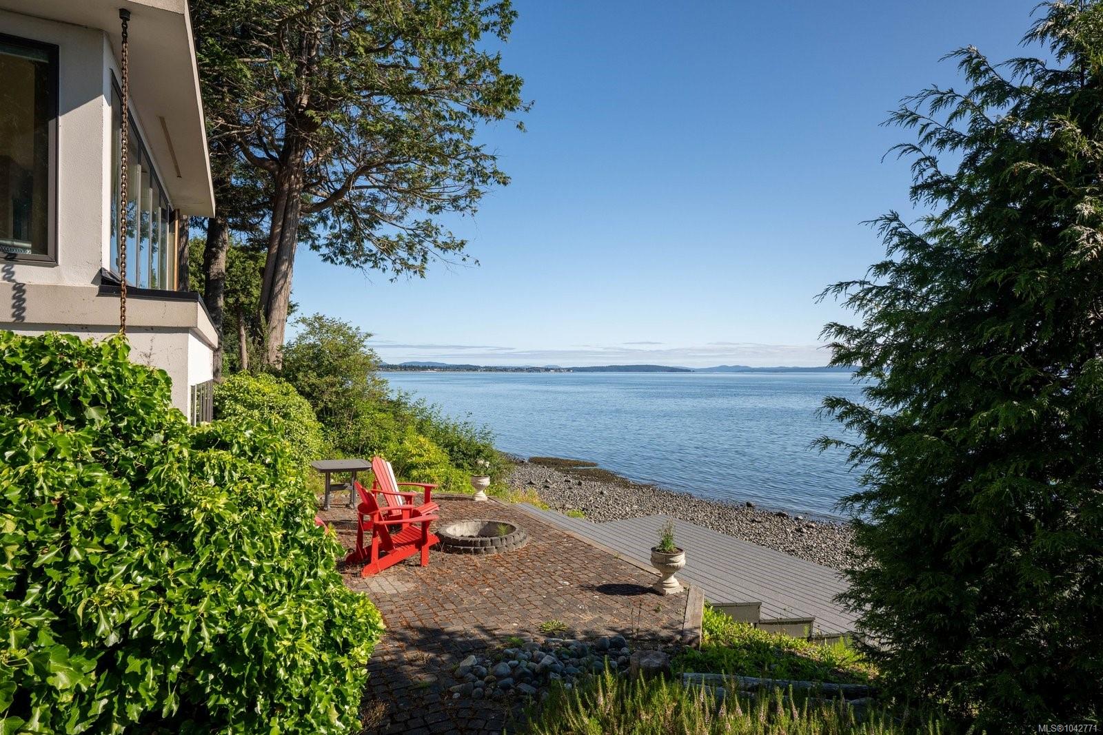 8543 Lochside Dr