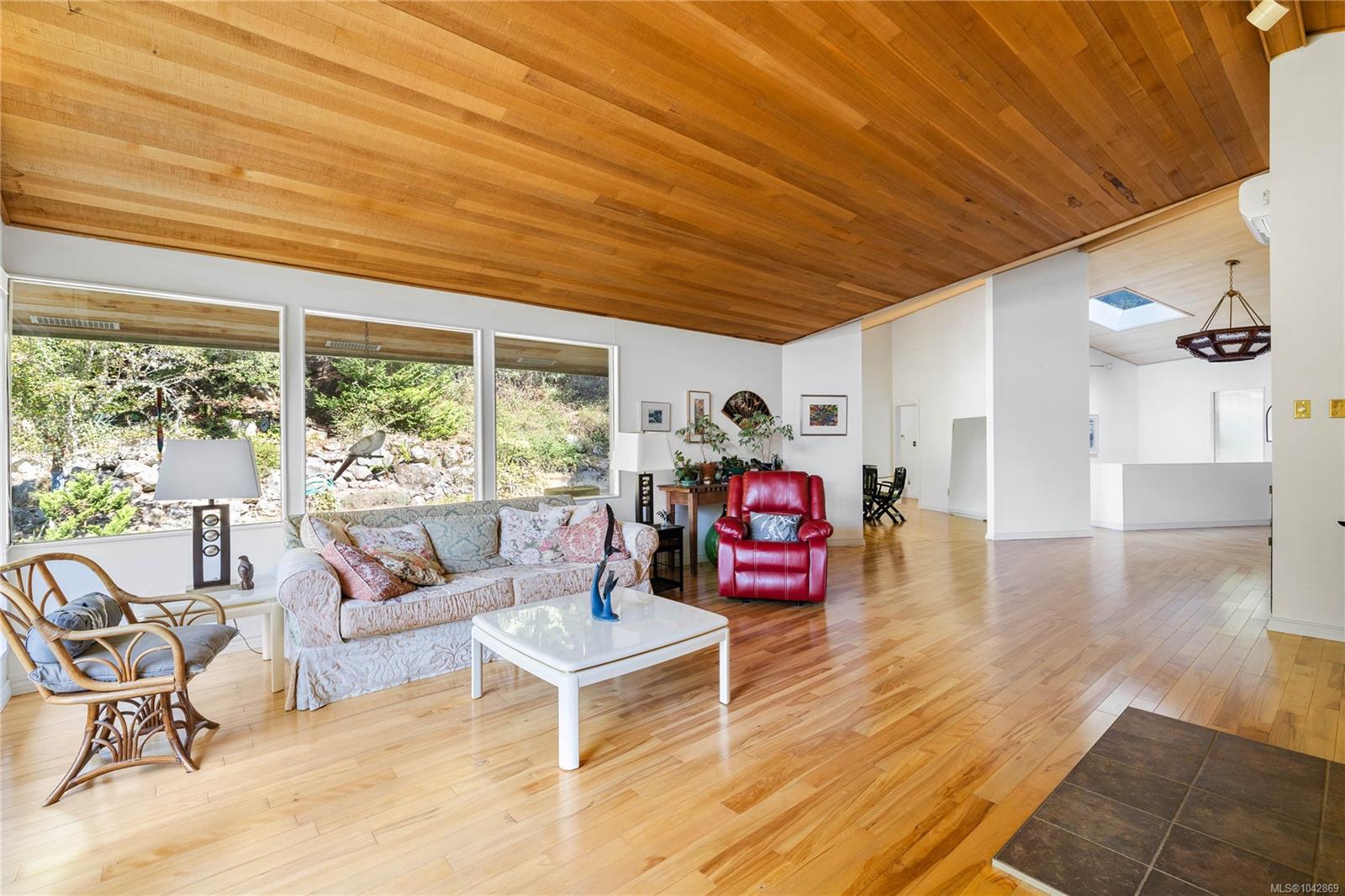 212 Sunset Dr