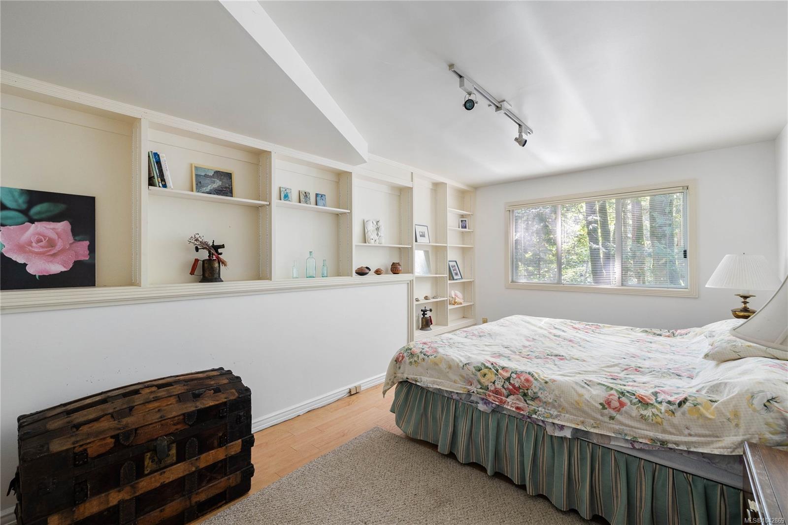 212 Sunset Dr