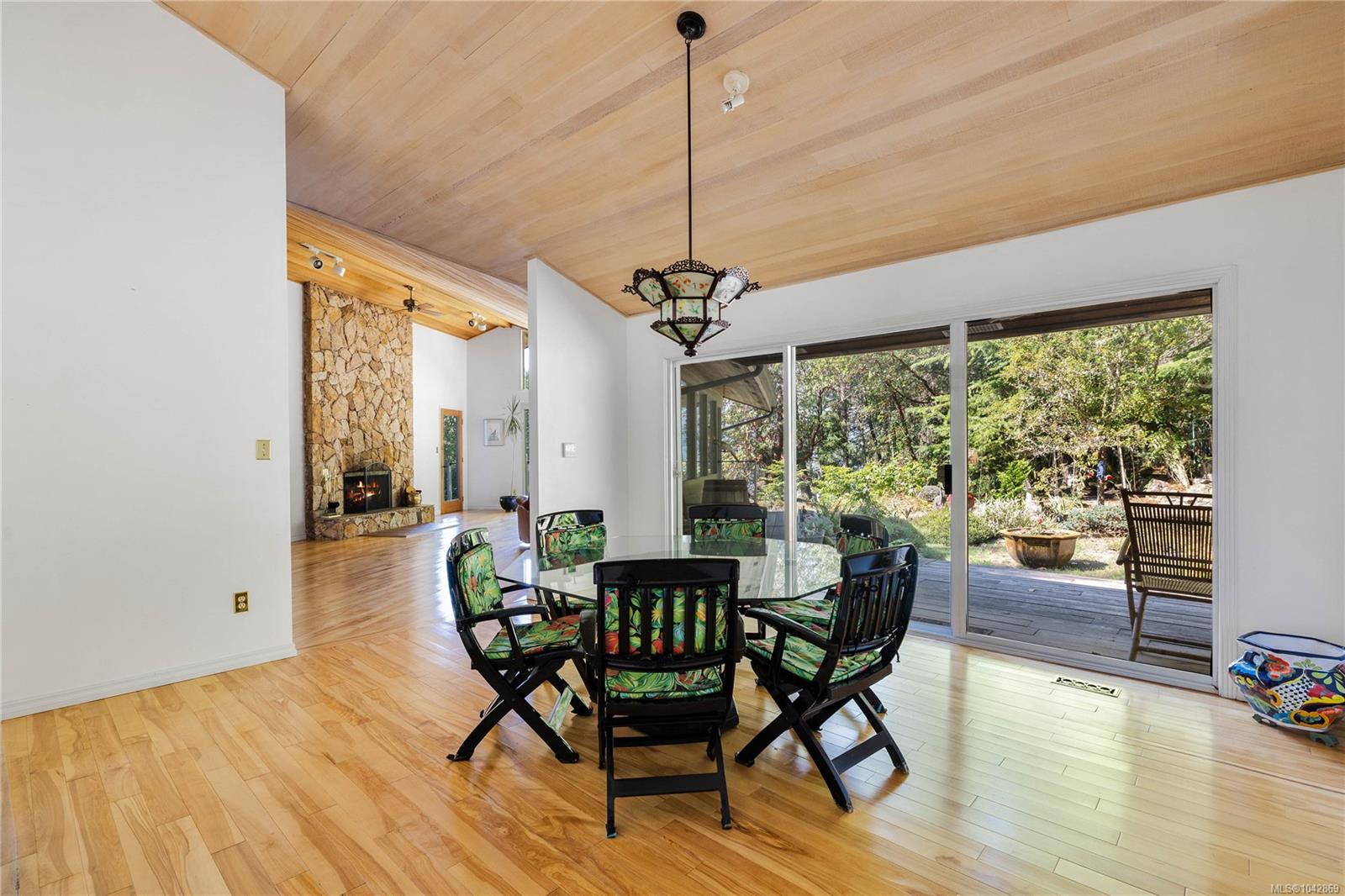212 Sunset Dr