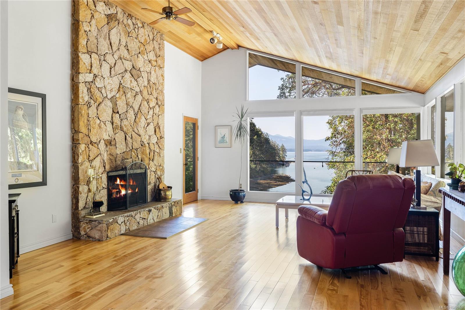 212 Sunset Dr