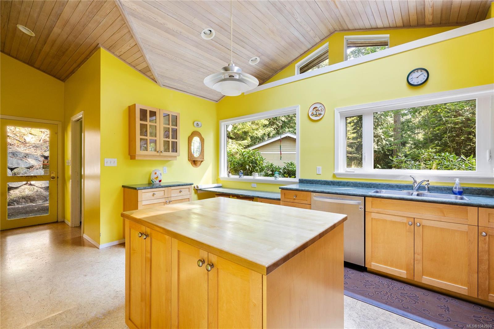 212 Sunset Dr