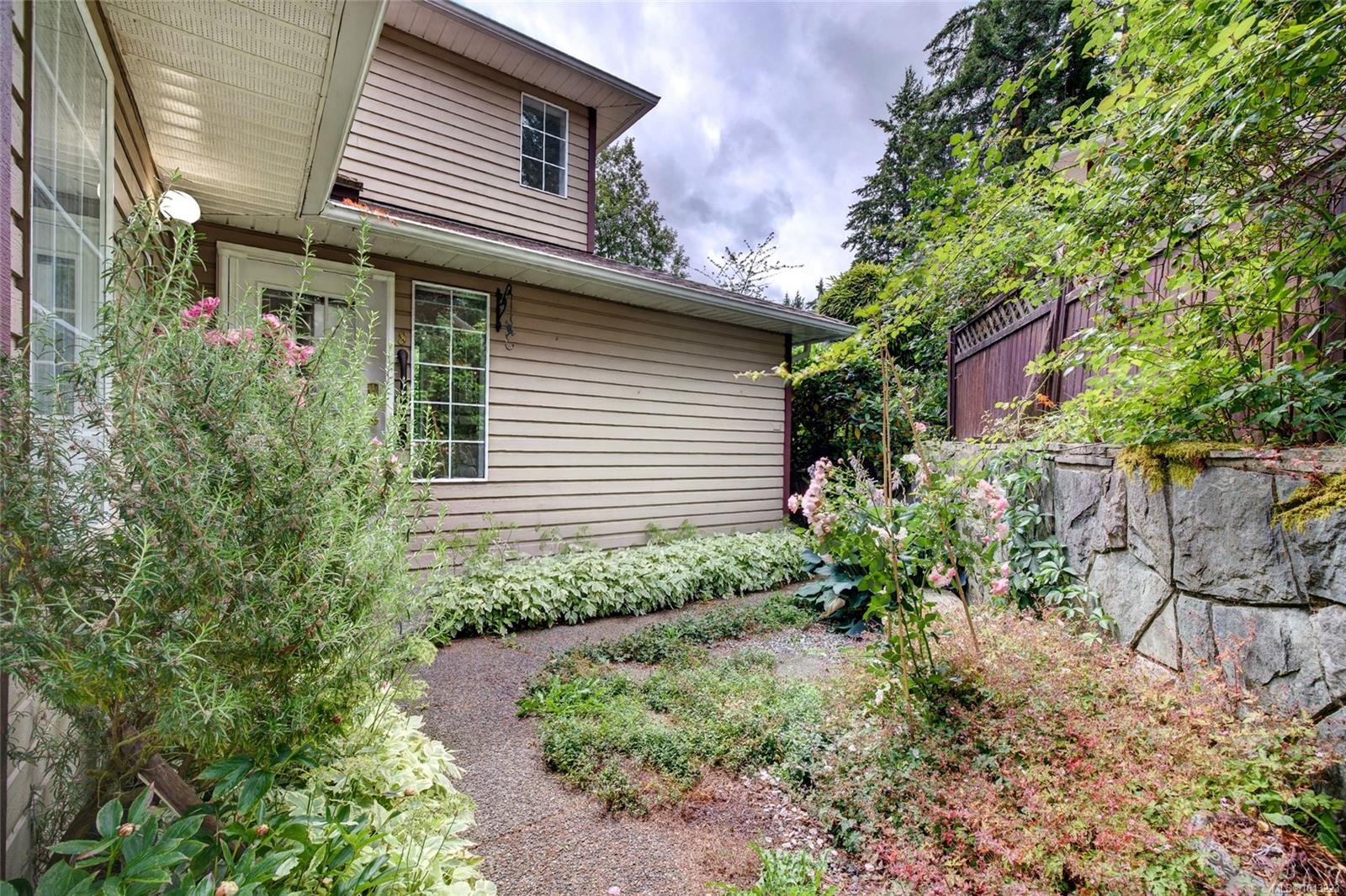 124 Valhalla Rd #8
