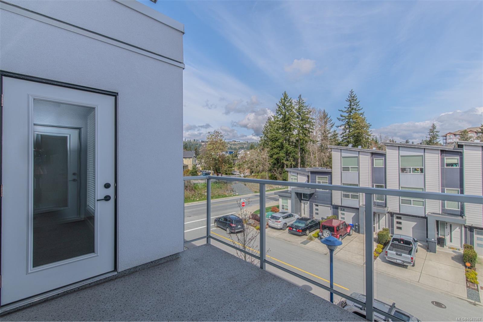950 Whirlaway Cres #318