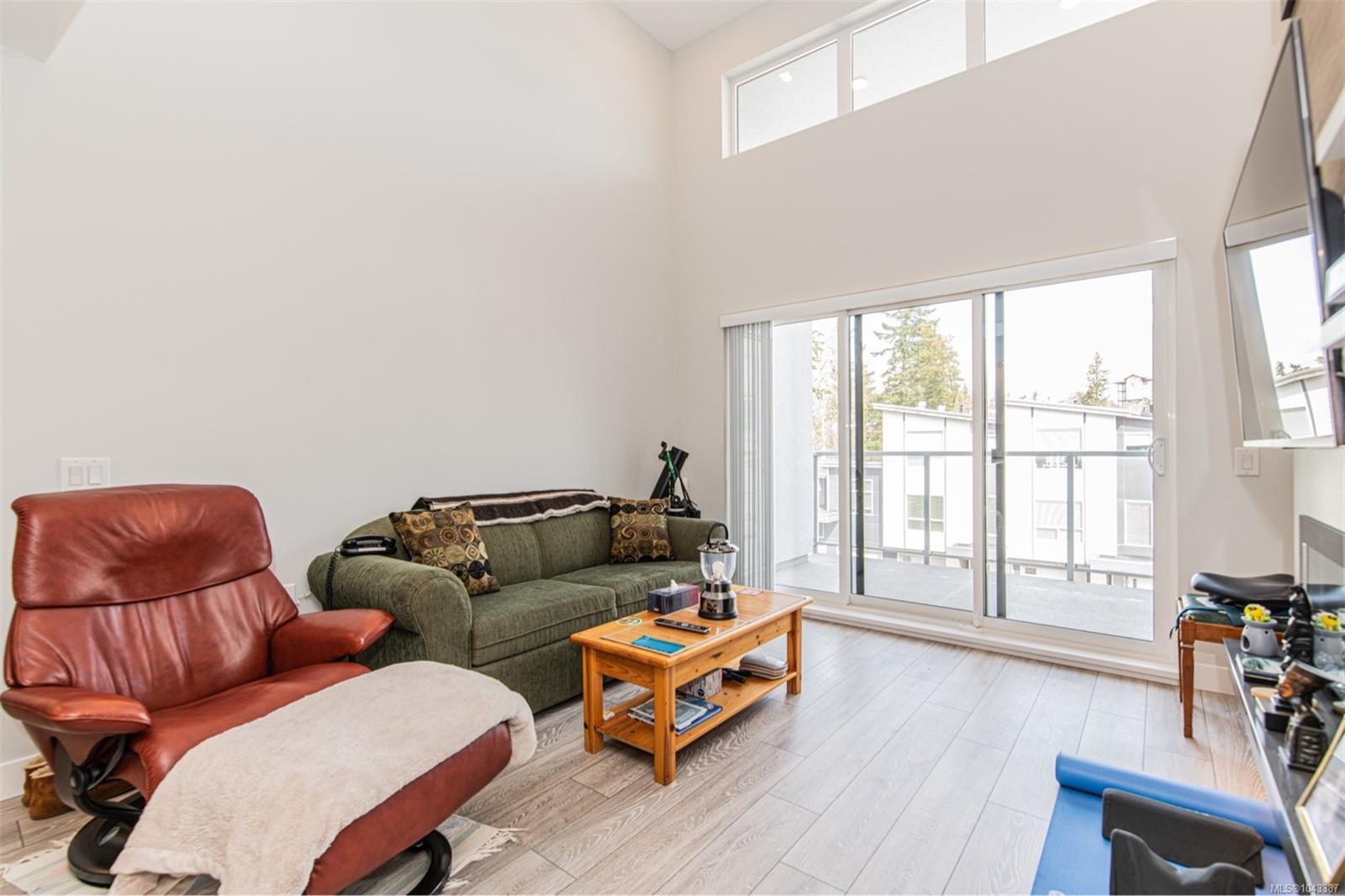 950 Whirlaway Cres #318