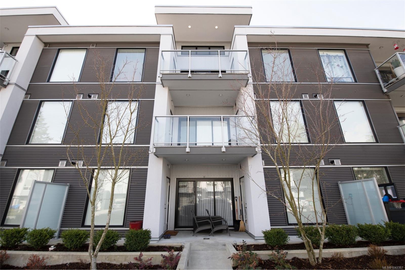 950 Whirlaway Cres #318