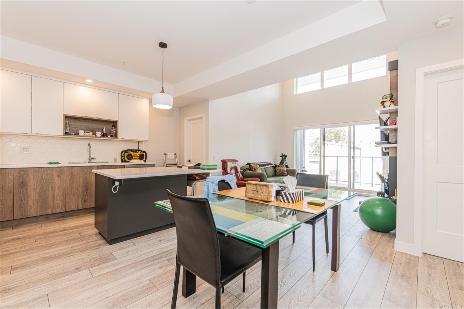 950 Whirlaway Cres #318