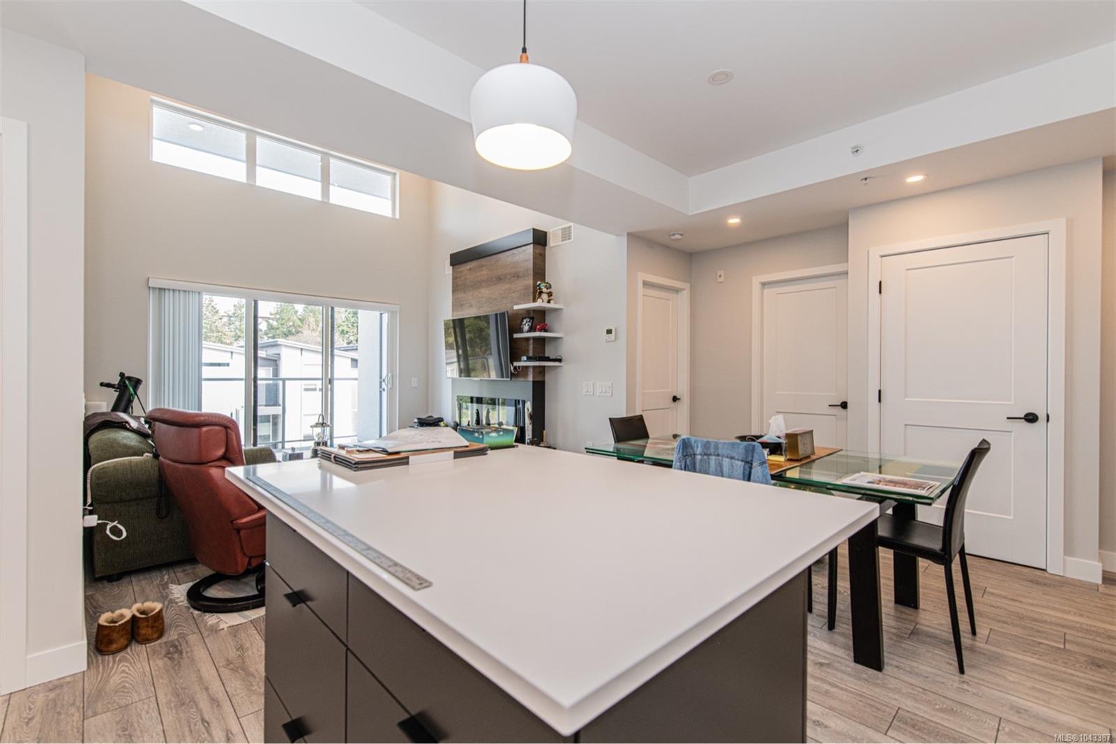 950 Whirlaway Cres #318