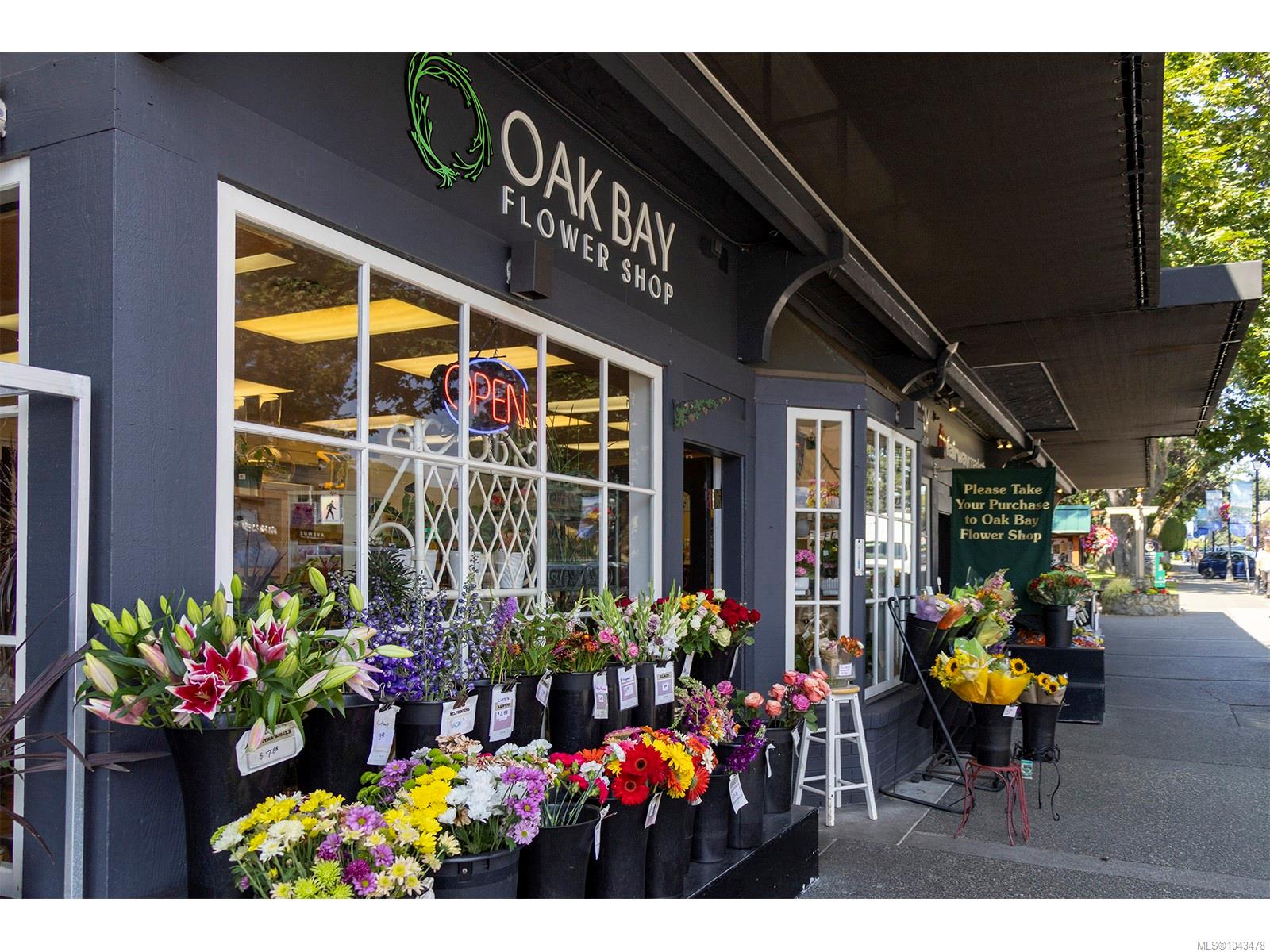 2095 Oak Bay Ave Unit: #307