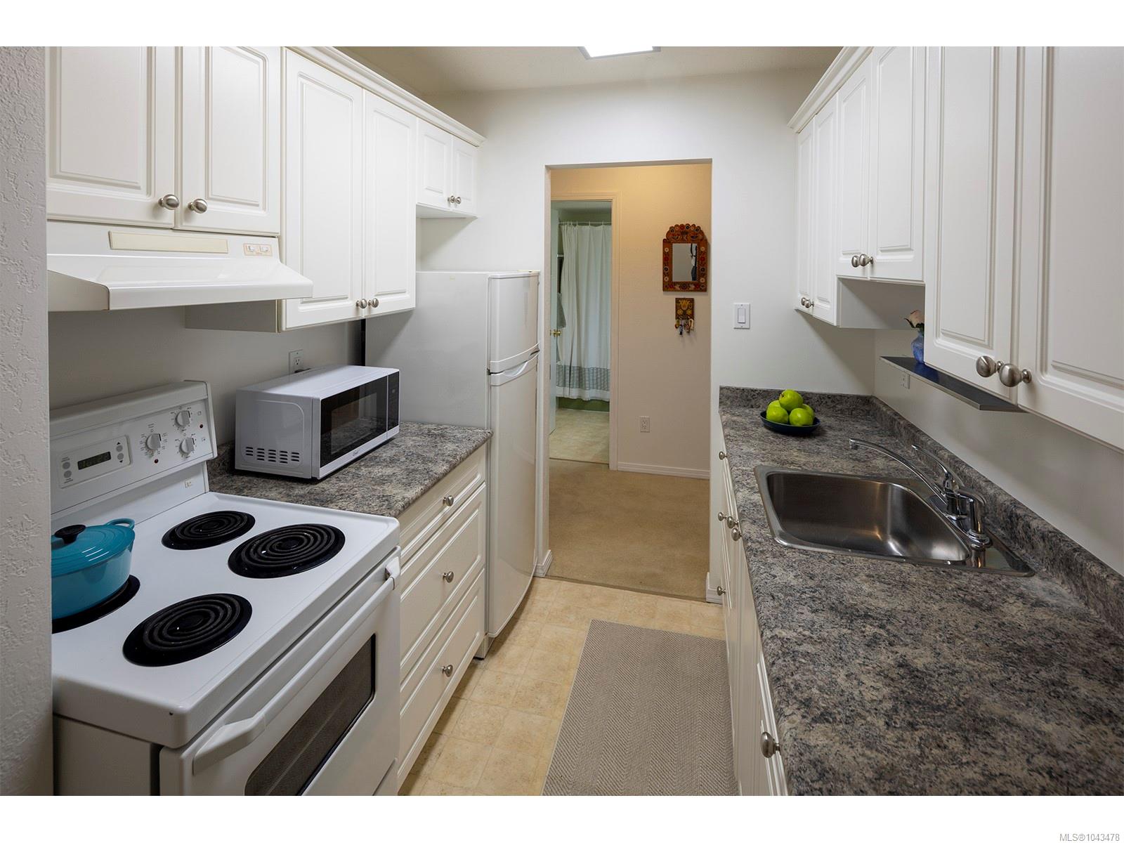 2095 Oak Bay Ave Unit: #307