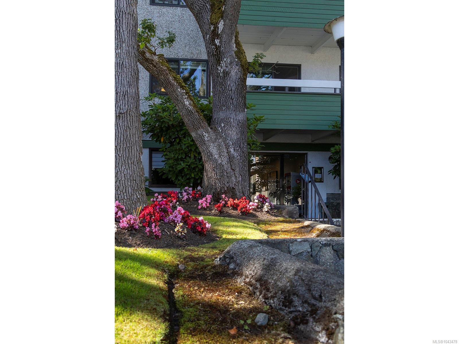 2095 Oak Bay Ave Unit: #307