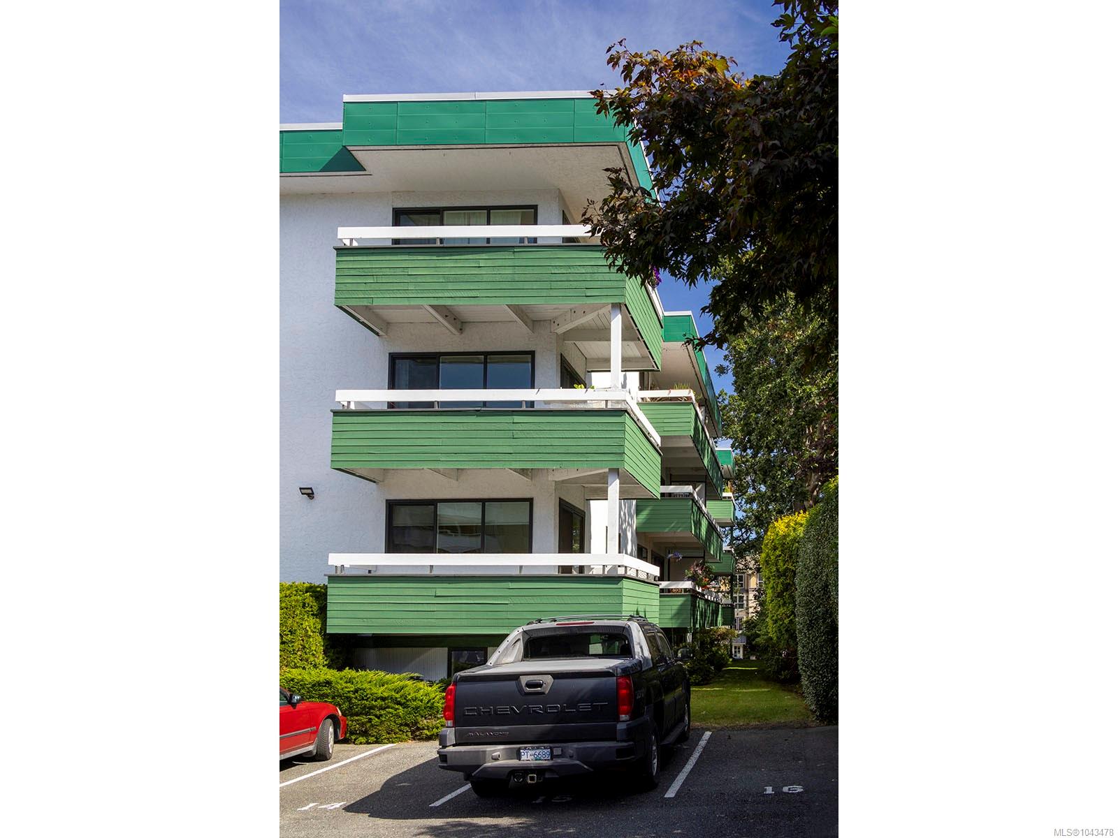 2095 Oak Bay Ave Unit: #307