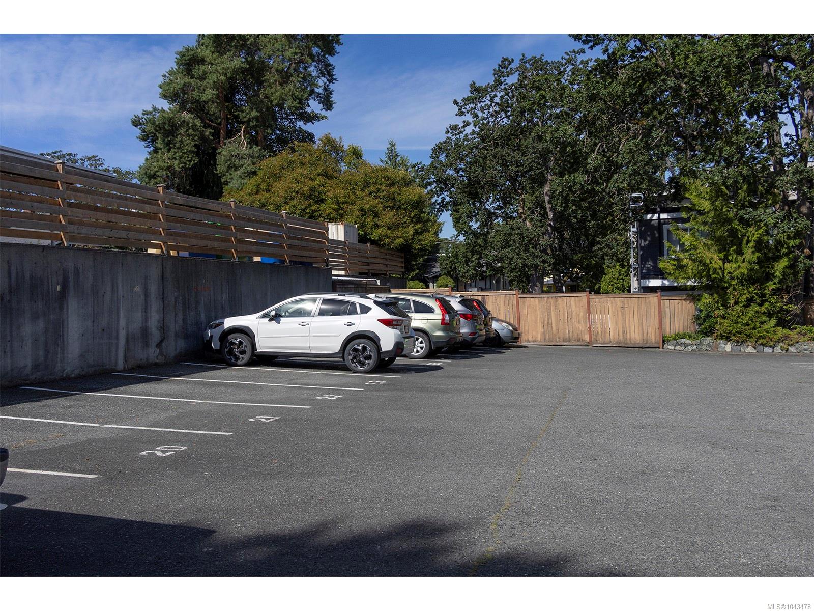2095 Oak Bay Ave Unit: #307