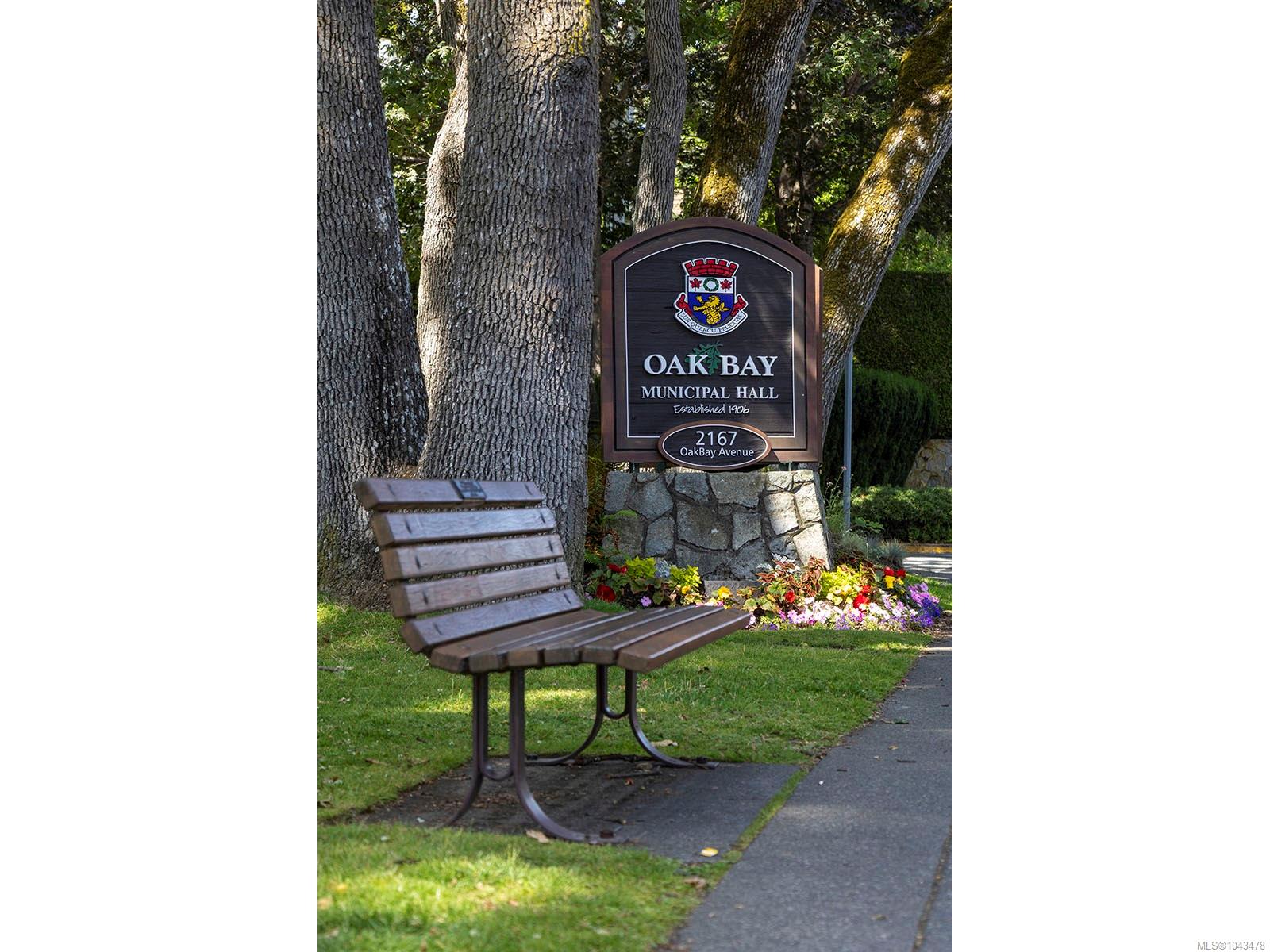 2095 Oak Bay Ave Unit: #307