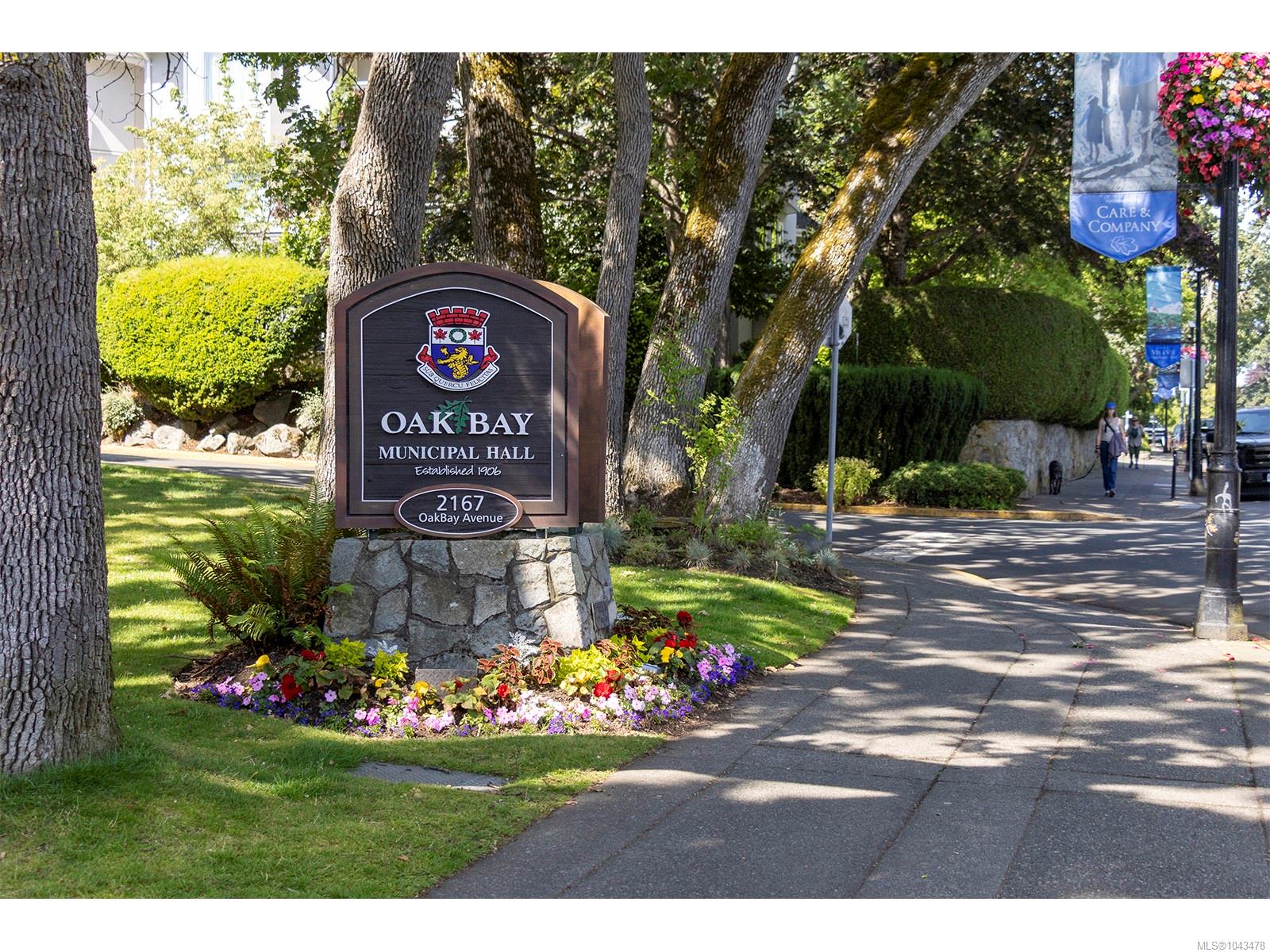2095 Oak Bay Ave Unit: #307