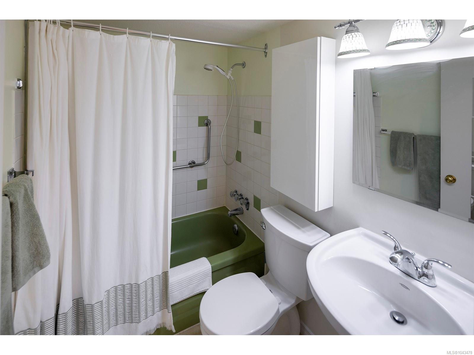 2095 Oak Bay Ave Unit: #307