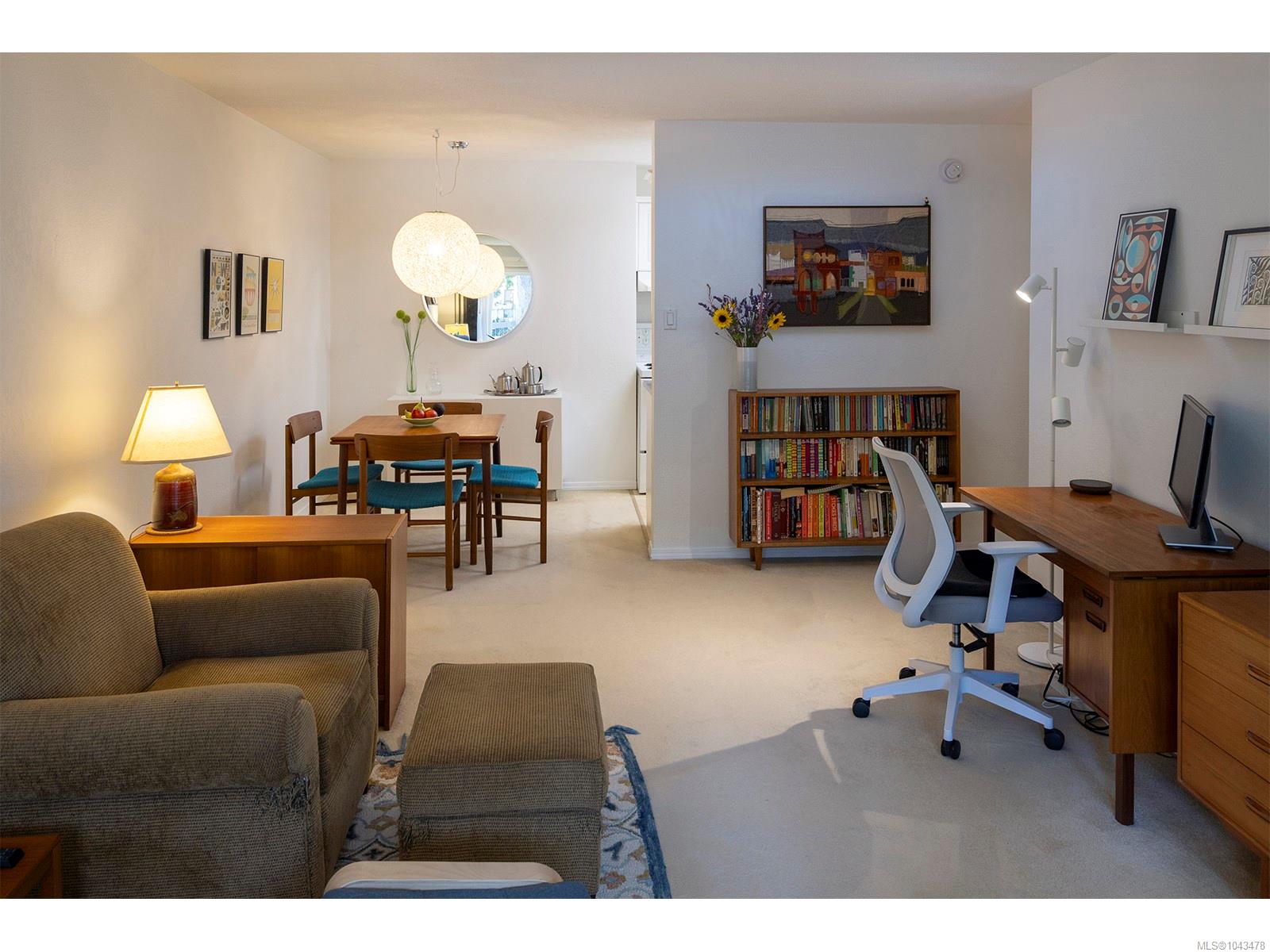 2095 Oak Bay Ave Unit: #307
