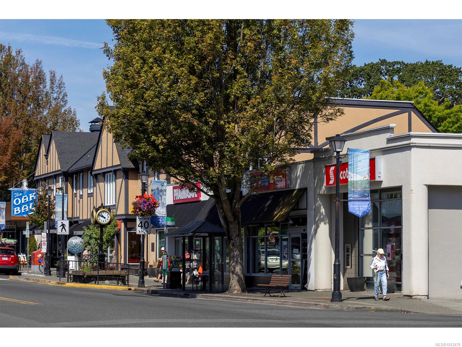 2095 Oak Bay Ave Unit: #307
