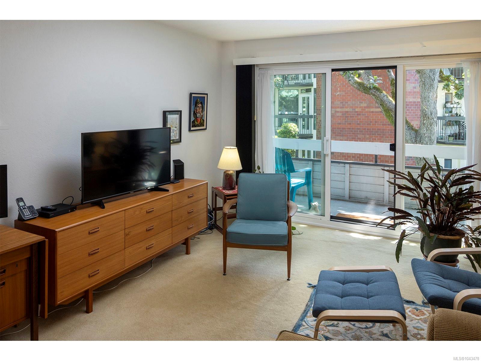 2095 Oak Bay Ave Unit: #307