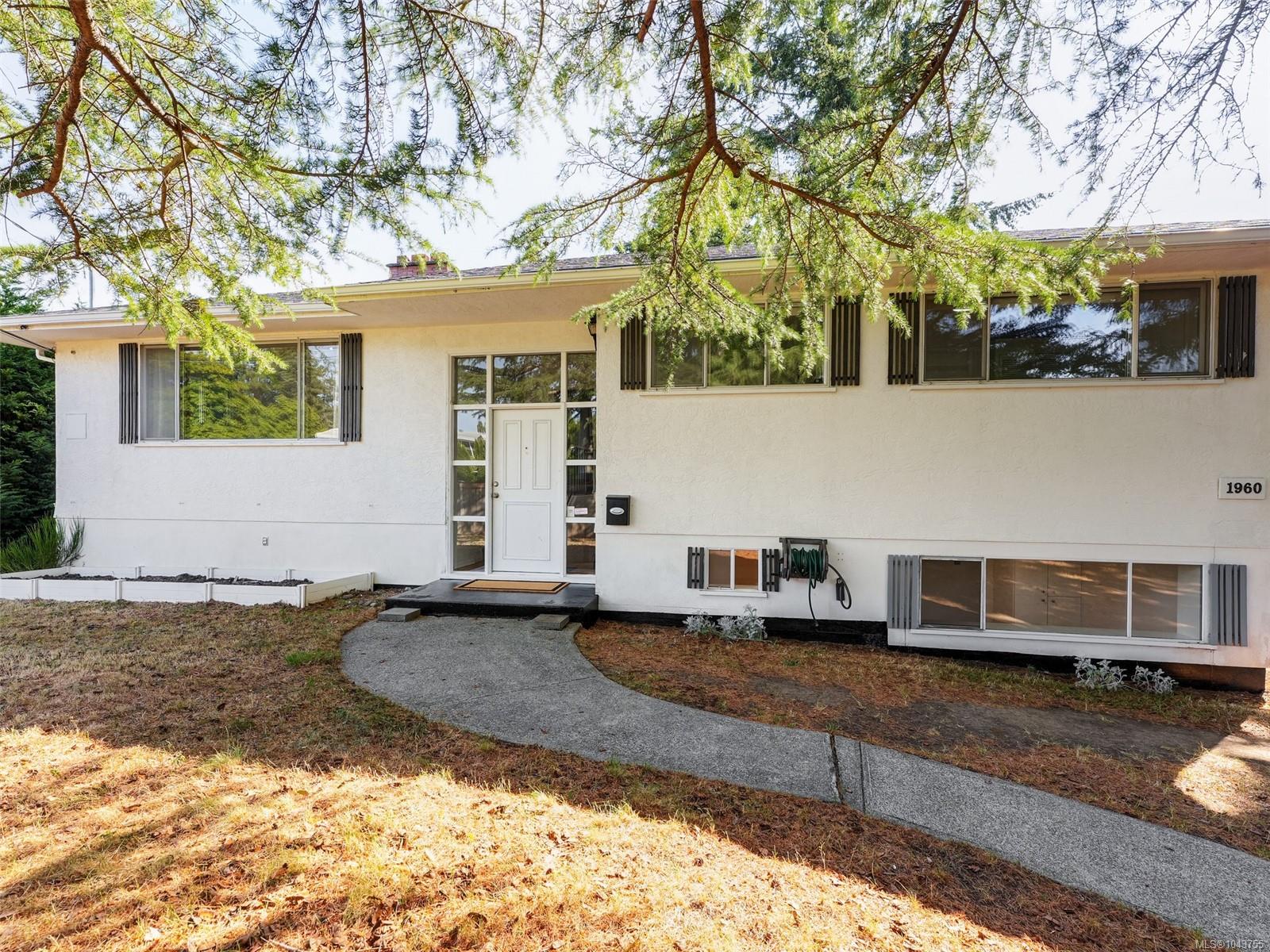 1960 Grandview Dr