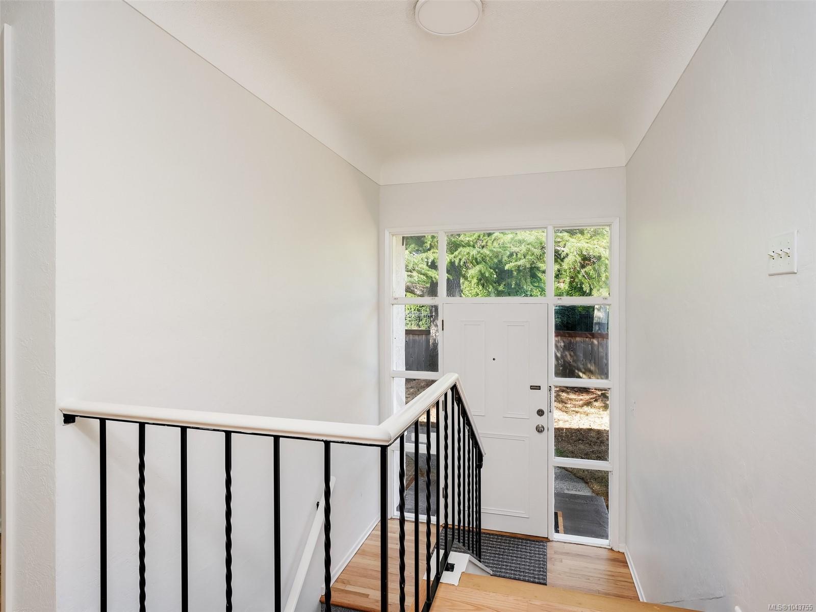 1960 Grandview Dr