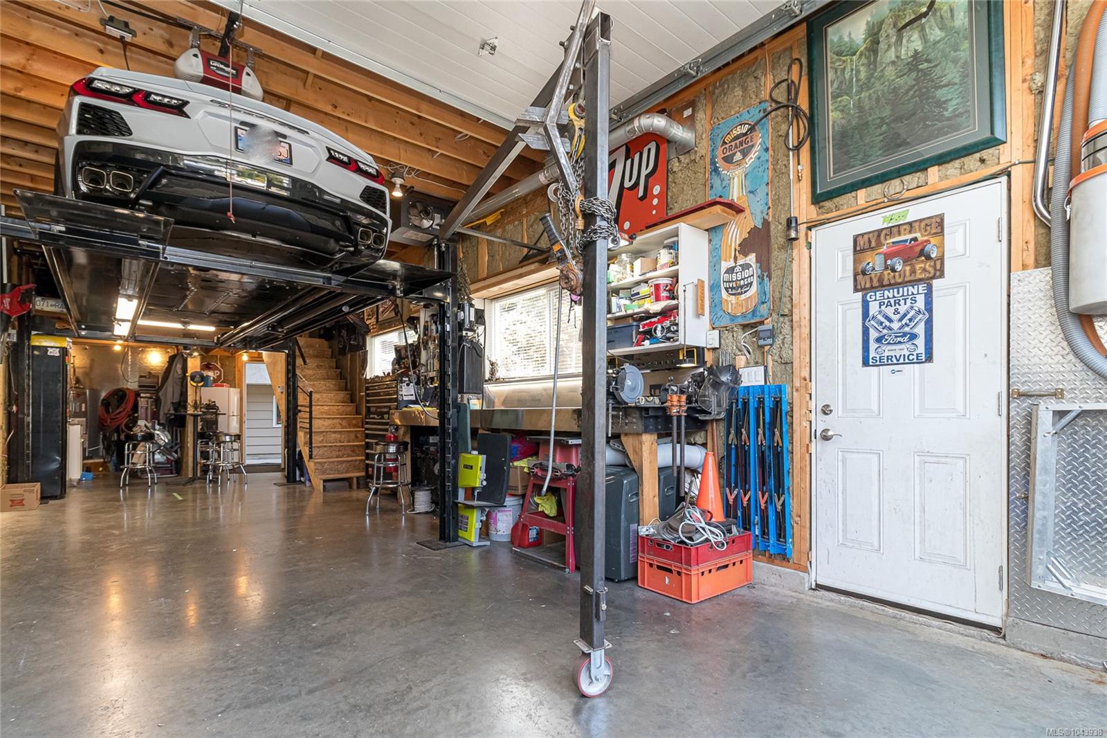 1327 Justine Pl