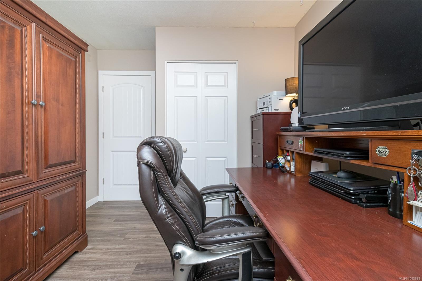 1327 Justine Pl