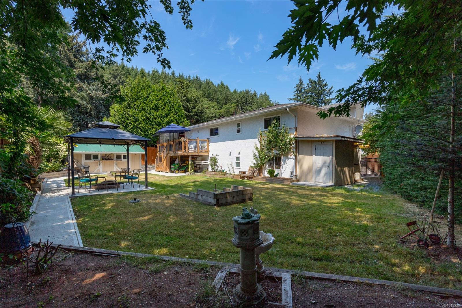 1327 Justine Pl