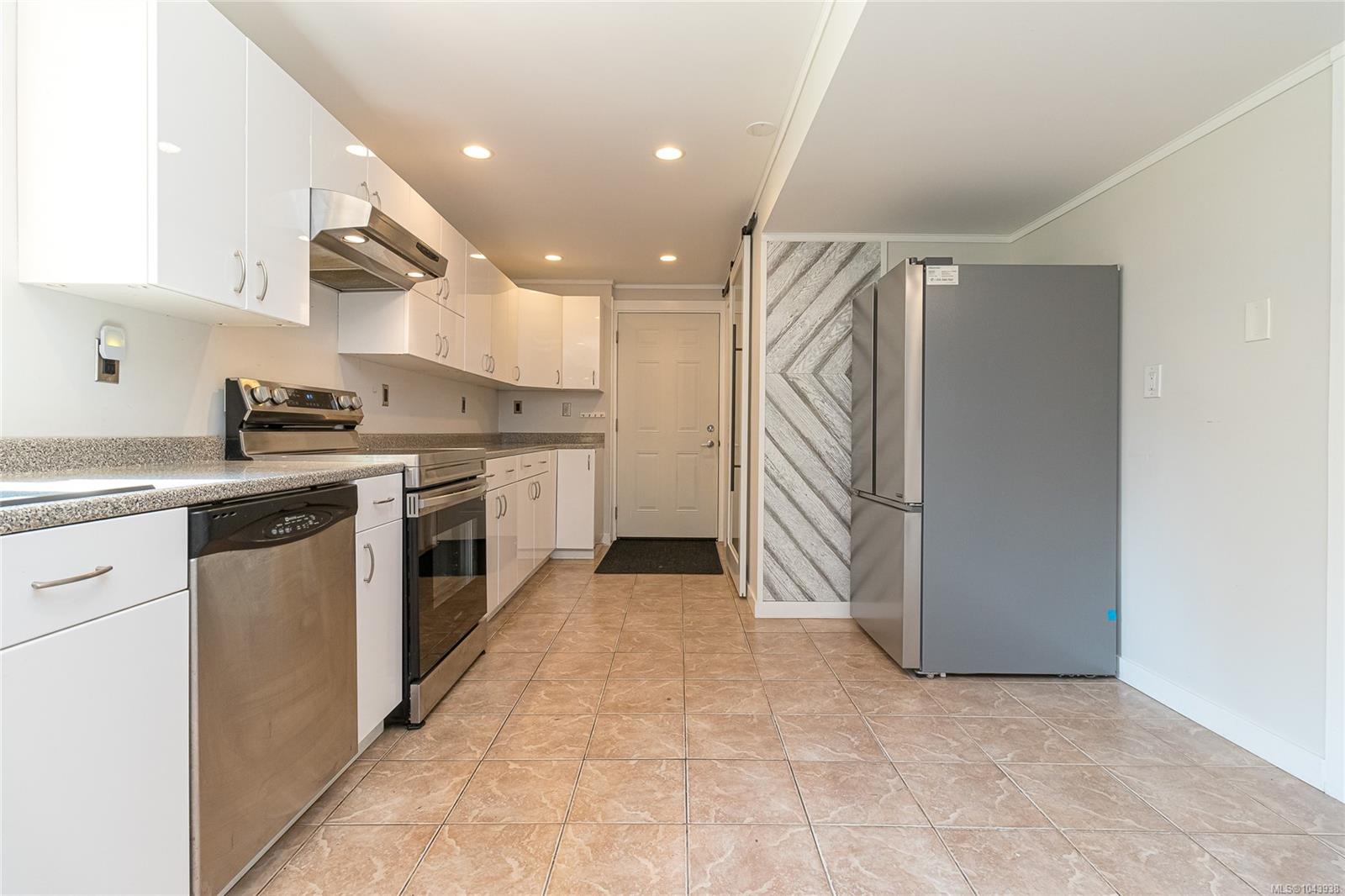 1327 Justine Pl