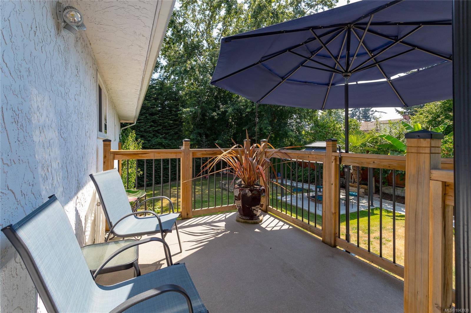 1327 Justine Pl