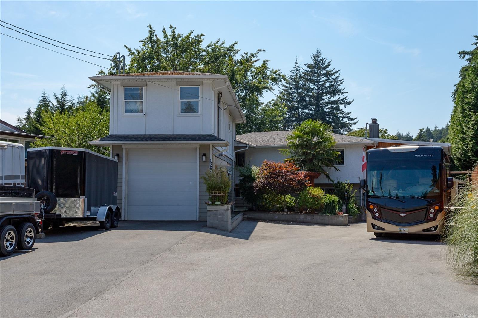 1327 Justine Pl