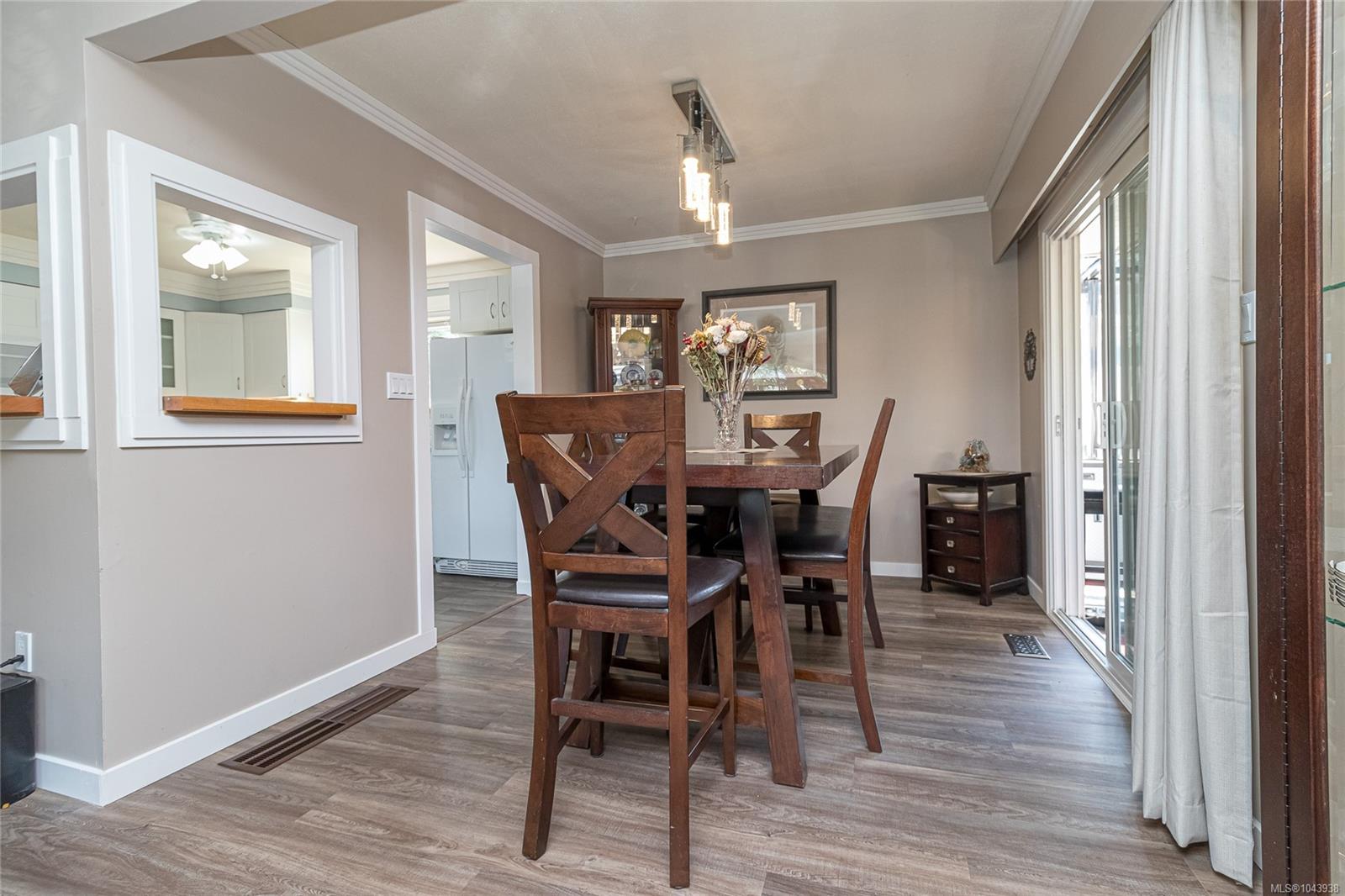 1327 Justine Pl