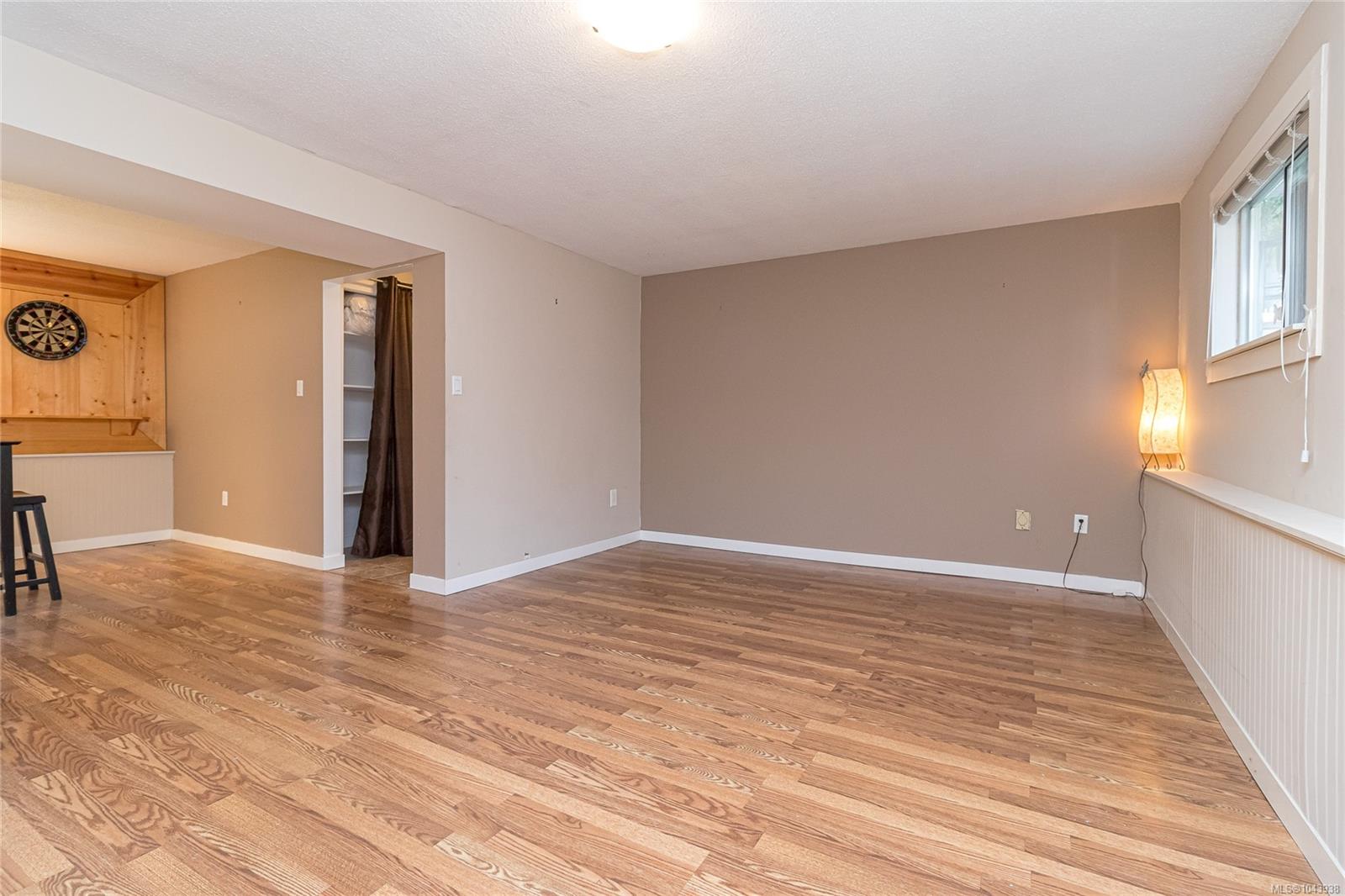 1327 Justine Pl