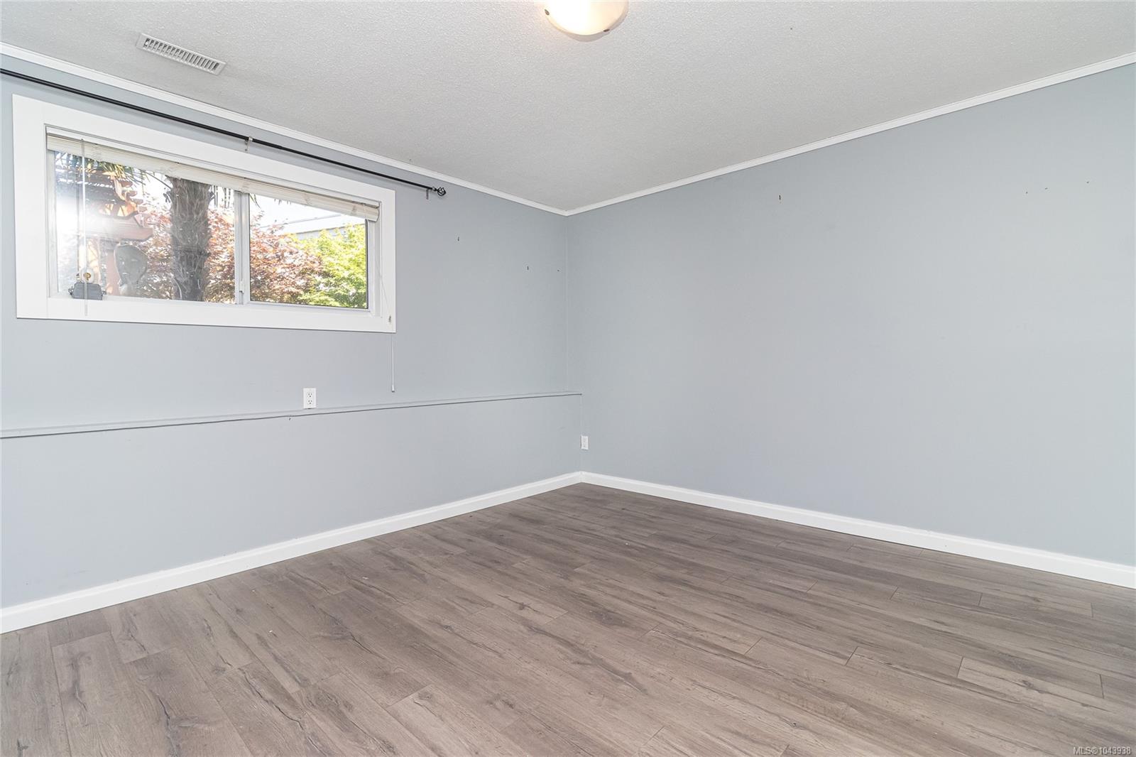 1327 Justine Pl