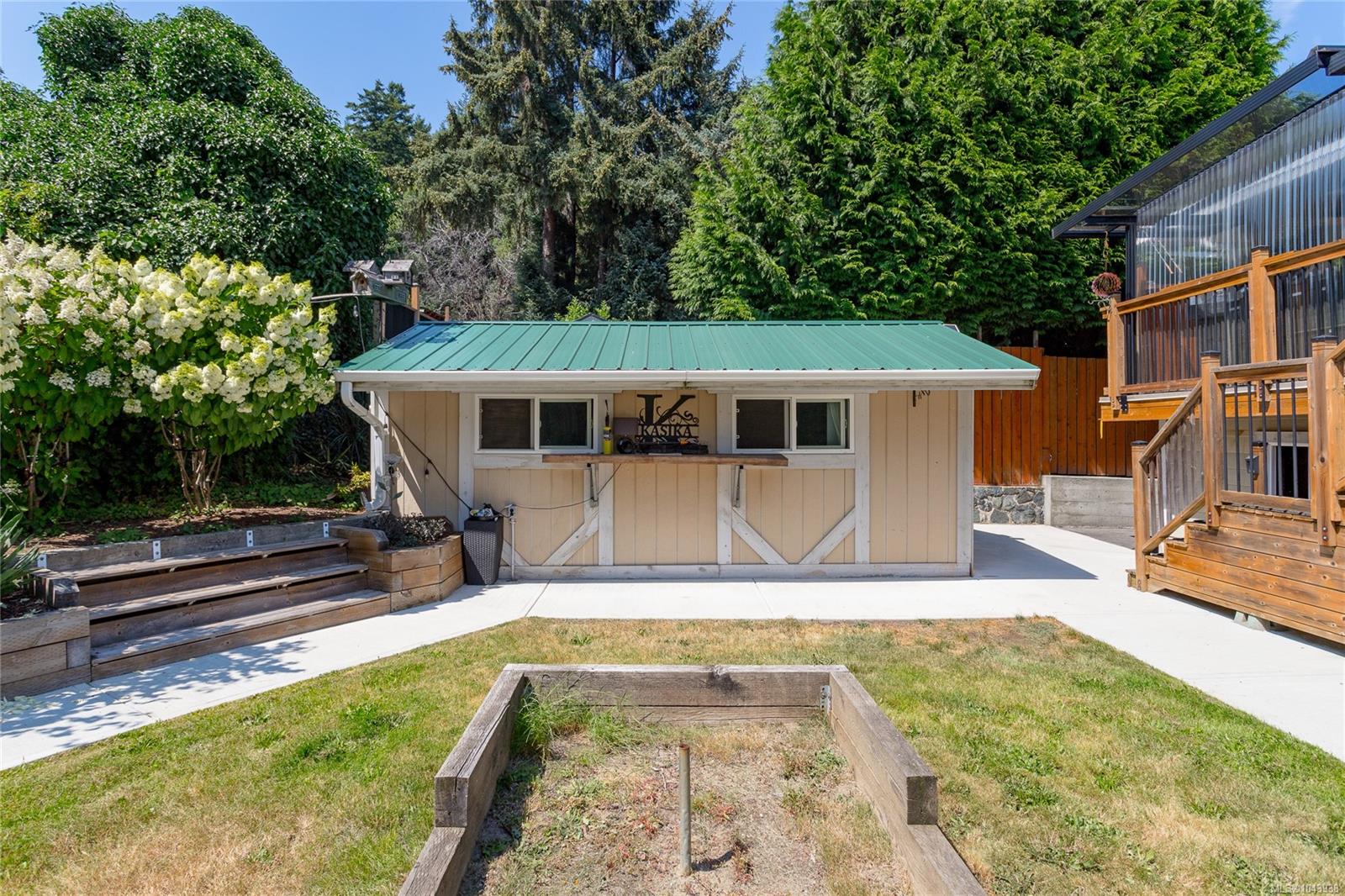 1327 Justine Pl