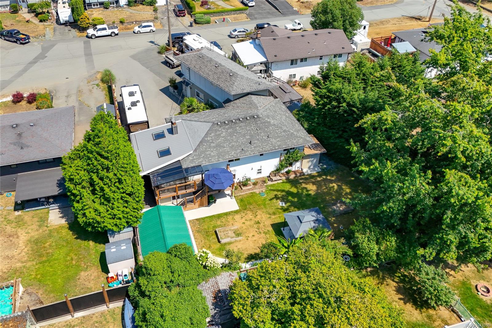 1327 Justine Pl
