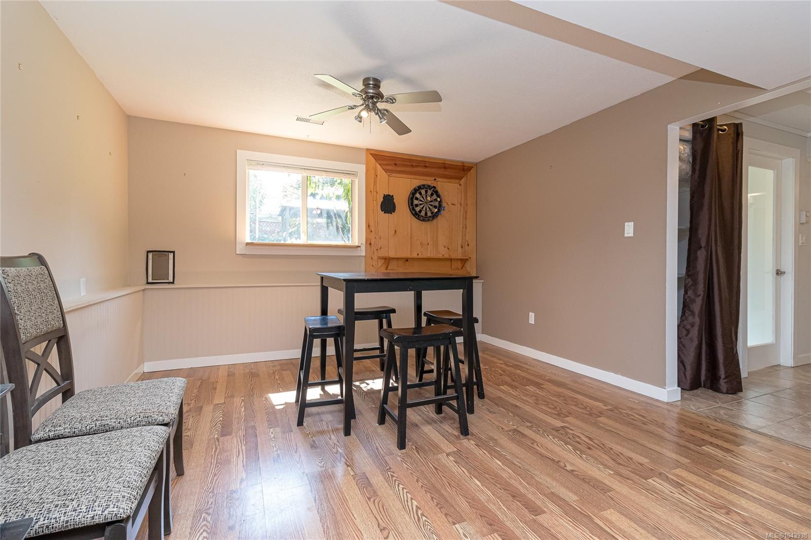 1327 Justine Pl