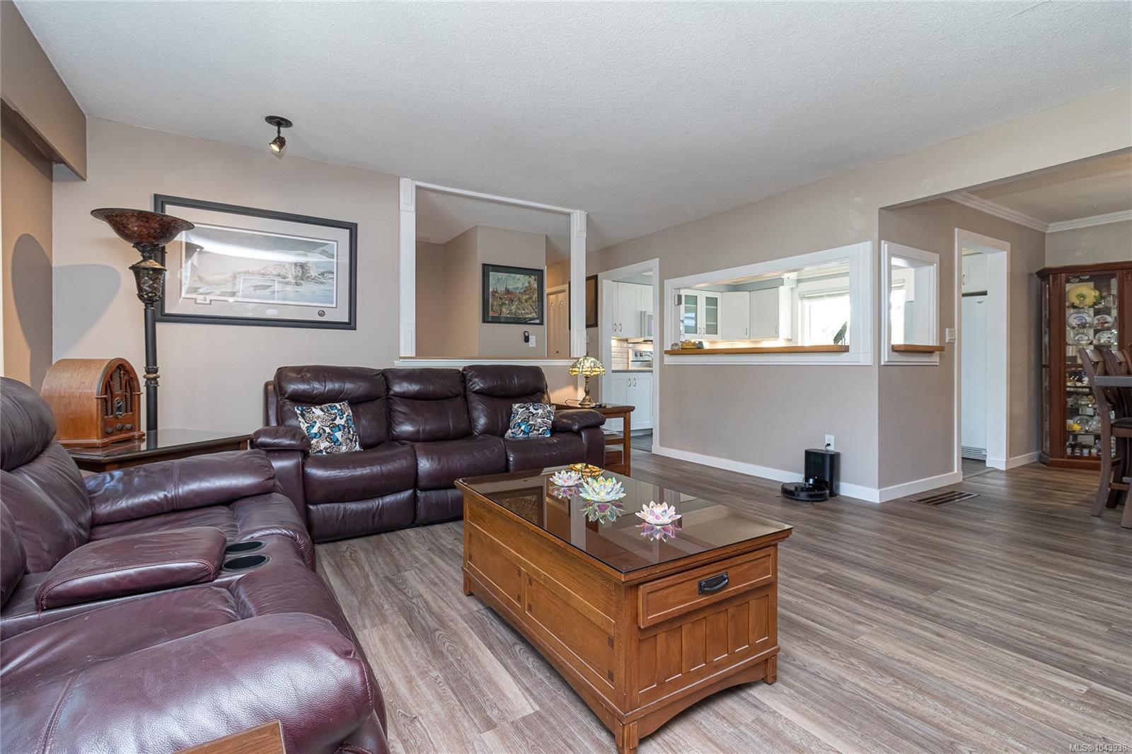 1327 Justine Pl
