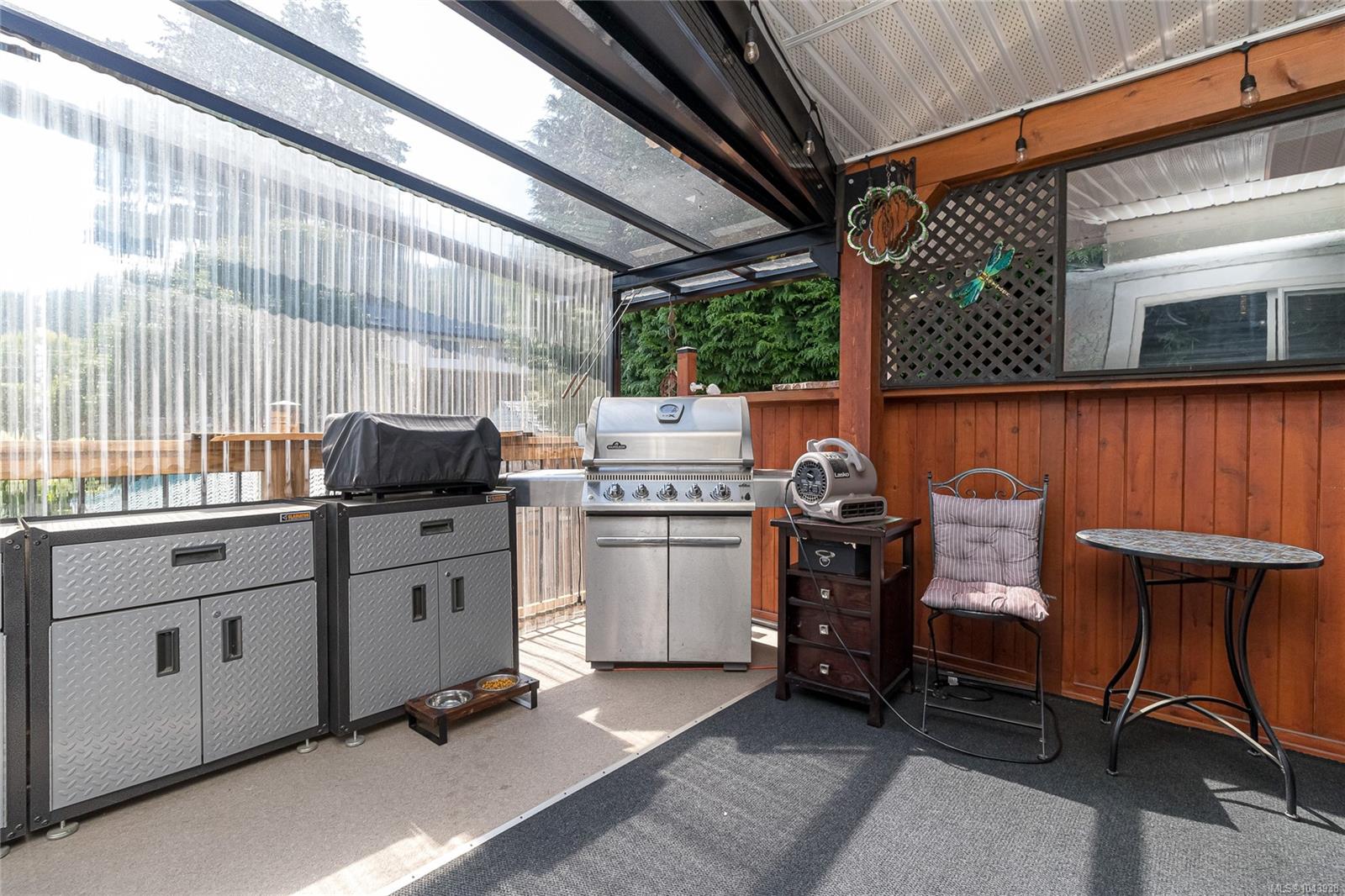 1327 Justine Pl