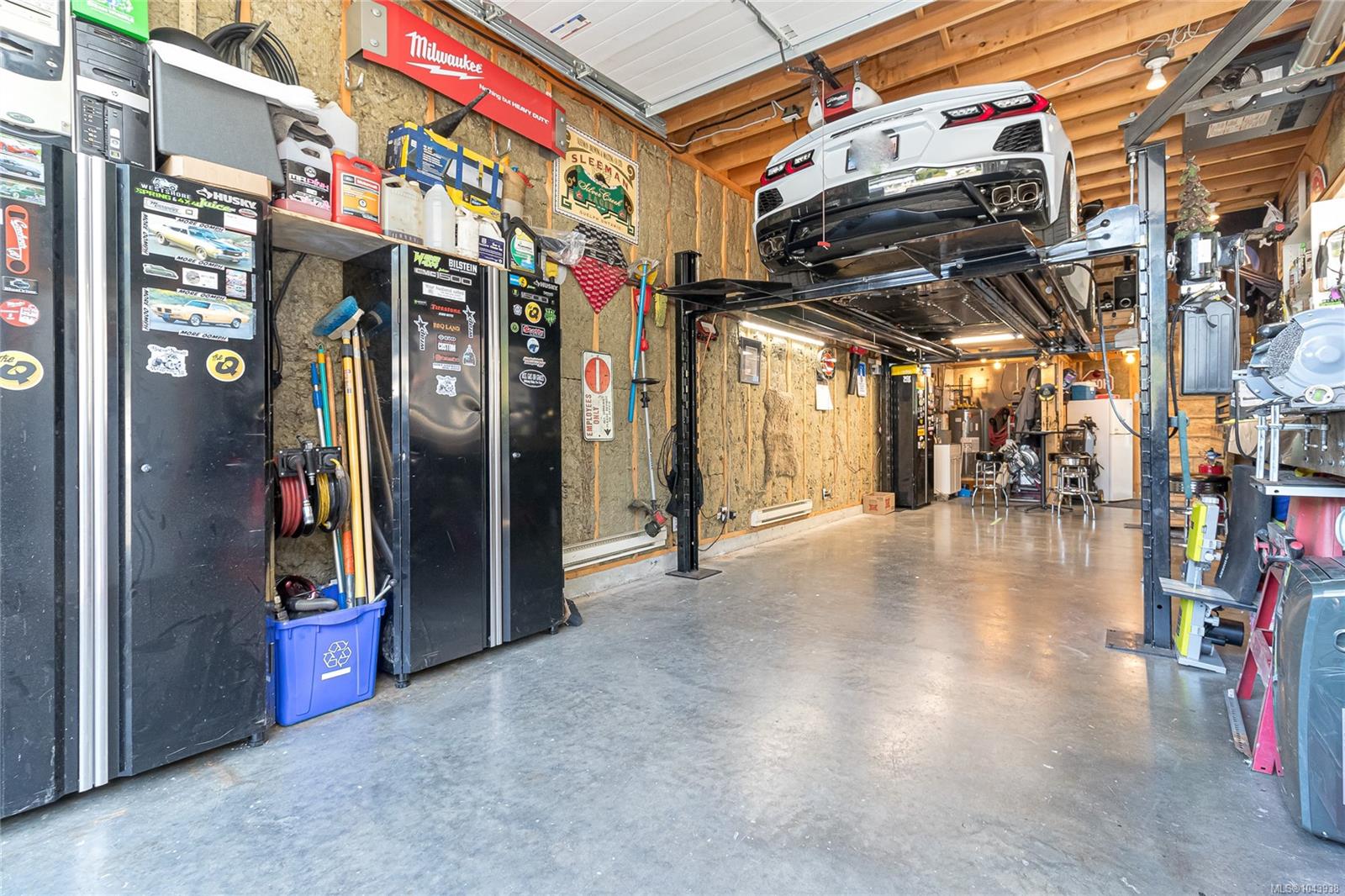 1327 Justine Pl