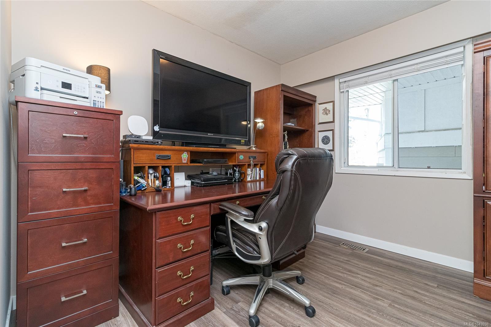 1327 Justine Pl