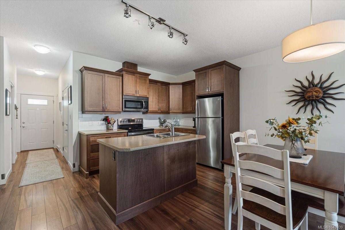1720 Dufferin Cres #157
