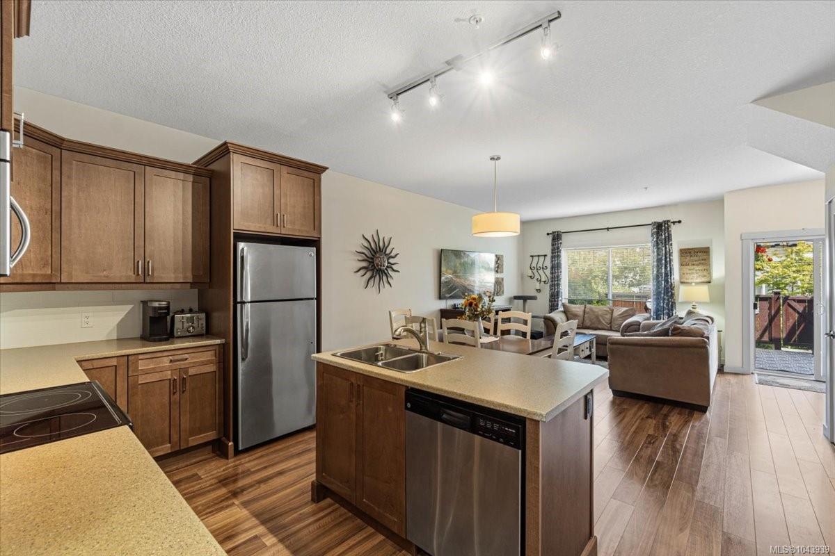 1720 Dufferin Cres #157