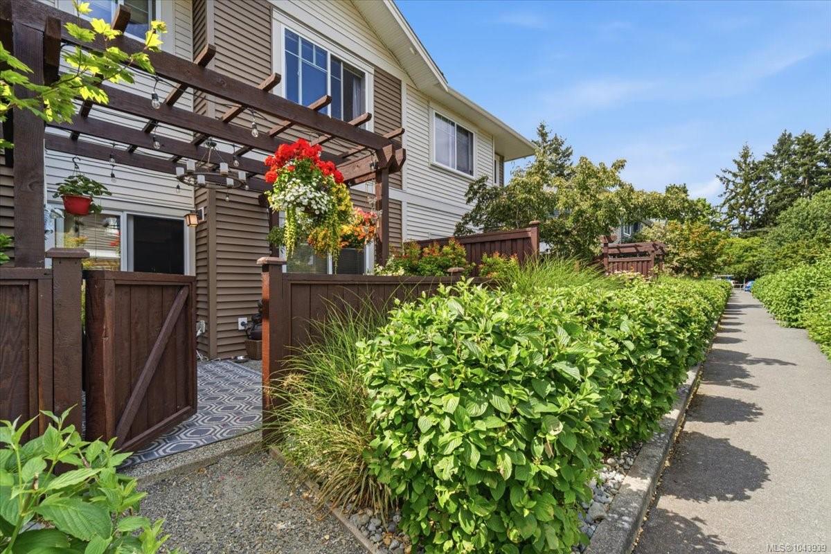 1720 Dufferin Cres #157