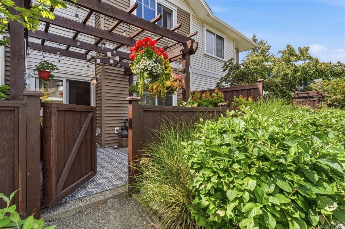 1720 Dufferin Cres #157