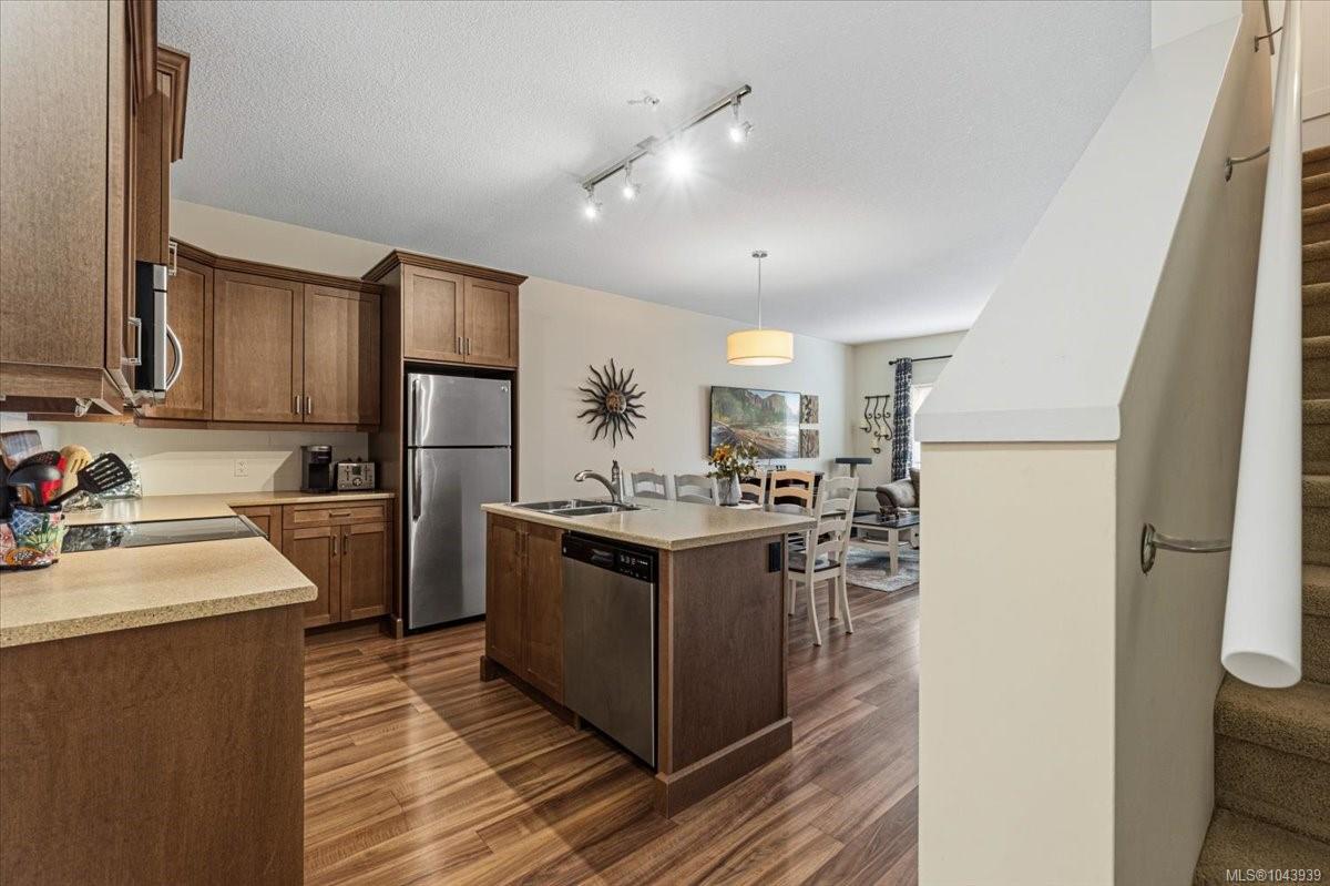 1720 Dufferin Cres #157