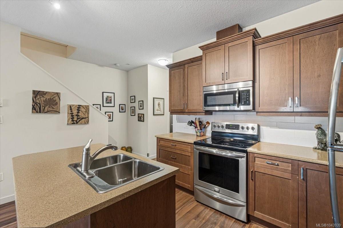1720 Dufferin Cres #157