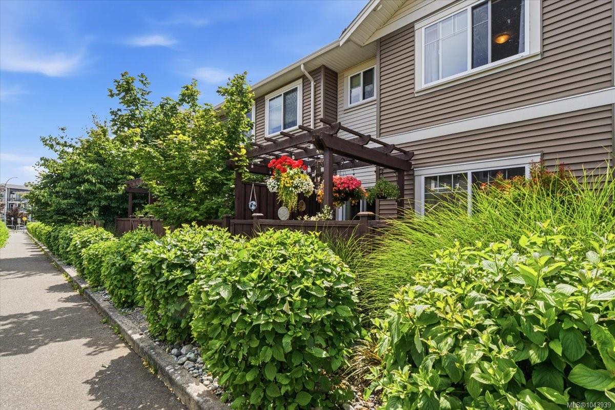 1720 Dufferin Cres #157